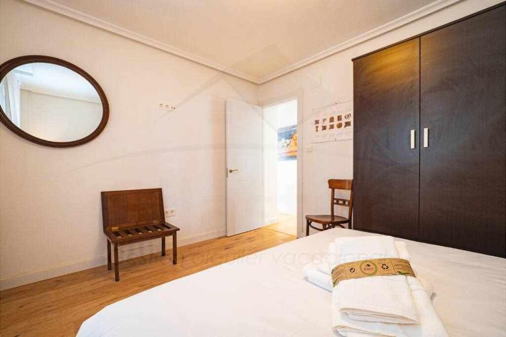 La Capilla Apartamento Oviedo Exteriör bild