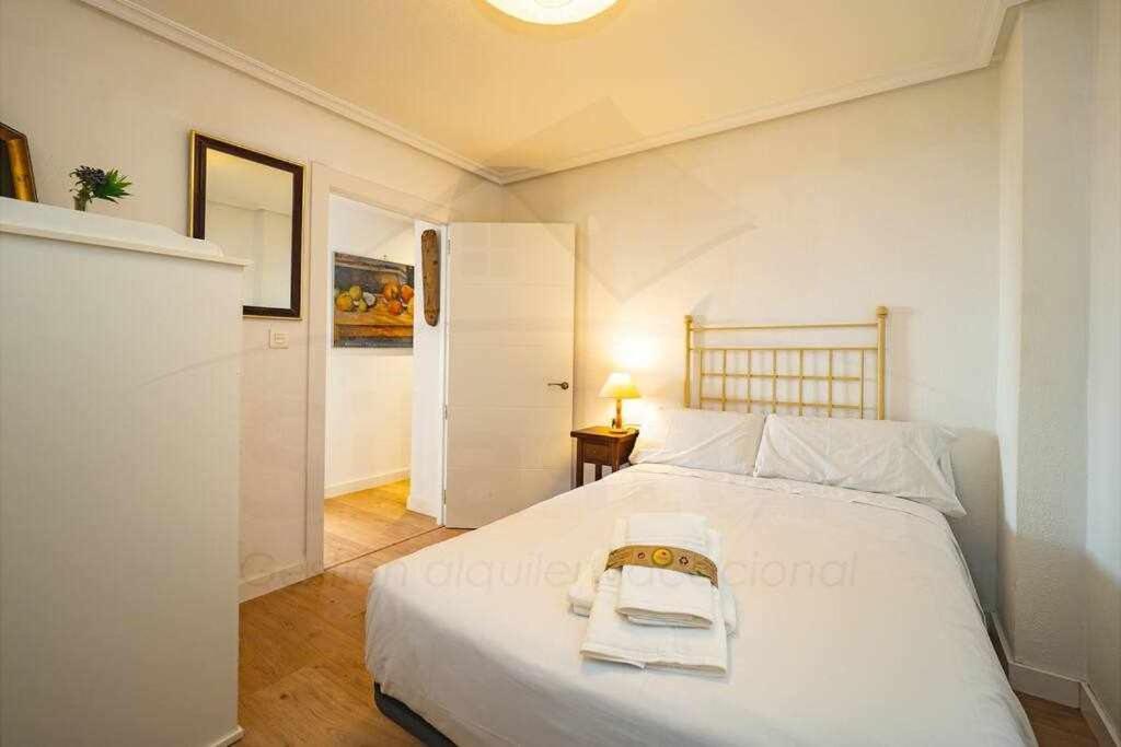 La Capilla Apartamento Oviedo Exteriör bild